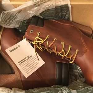 Woman’s Timberland 6in Boot Size 10